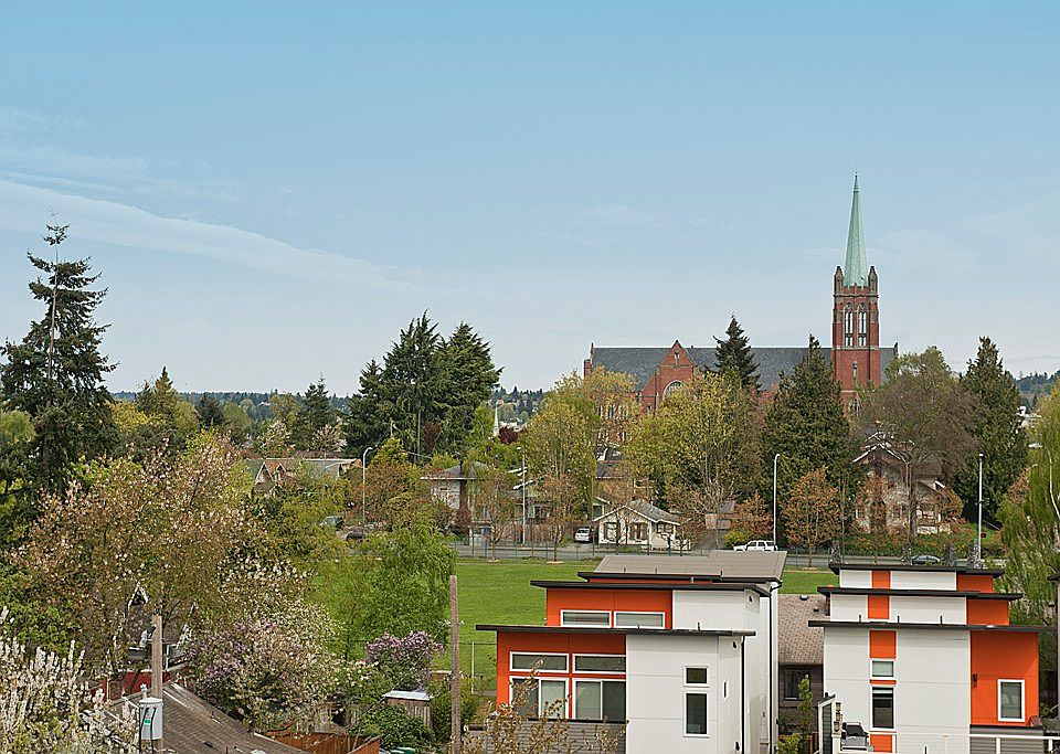 1st image of 4540 8th Ave NE APT 804