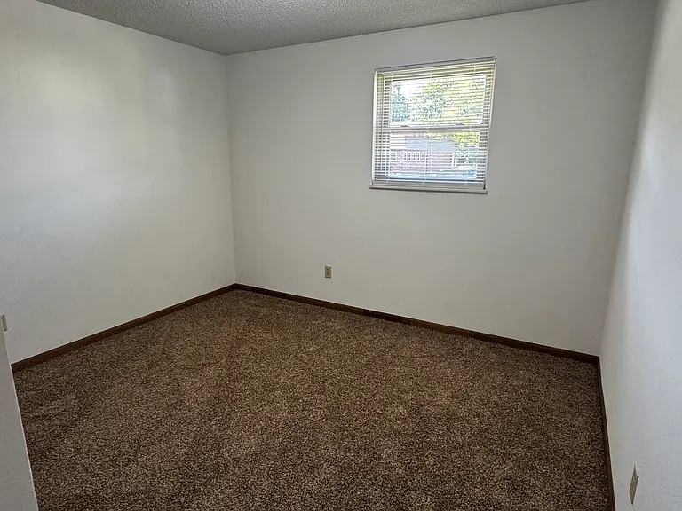 315 E Main St #4 — Photo 19