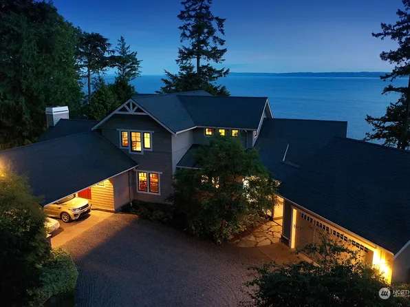 2820 Ewing Road, Clinton, WA 98236