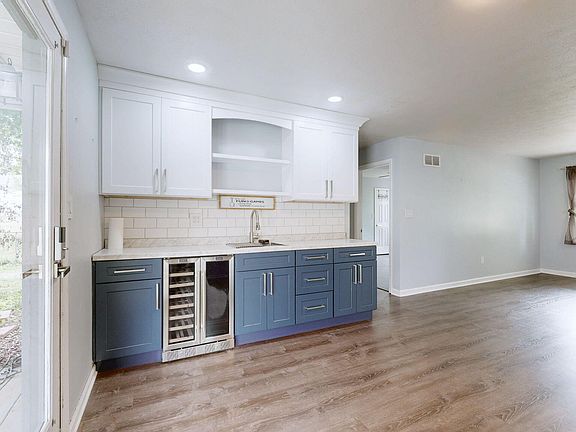 5th image of 301 Eagle Dr