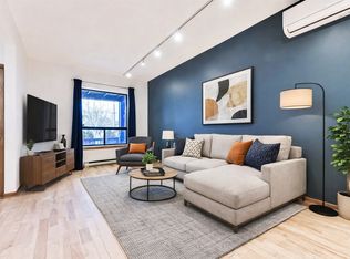 18 Spencer Ave #1, Toronto, ON M6K2J6