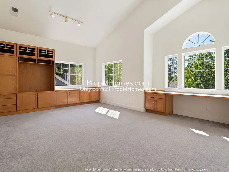 340 SW Delta Dr — Photo 18