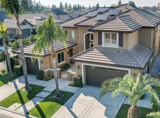 1526 N Newberry Ln, Clovis, CA