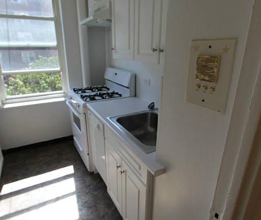 4th image of 6561 Saunders St APT 4E