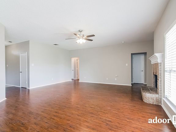 4th image of 360 McMurtry Dr