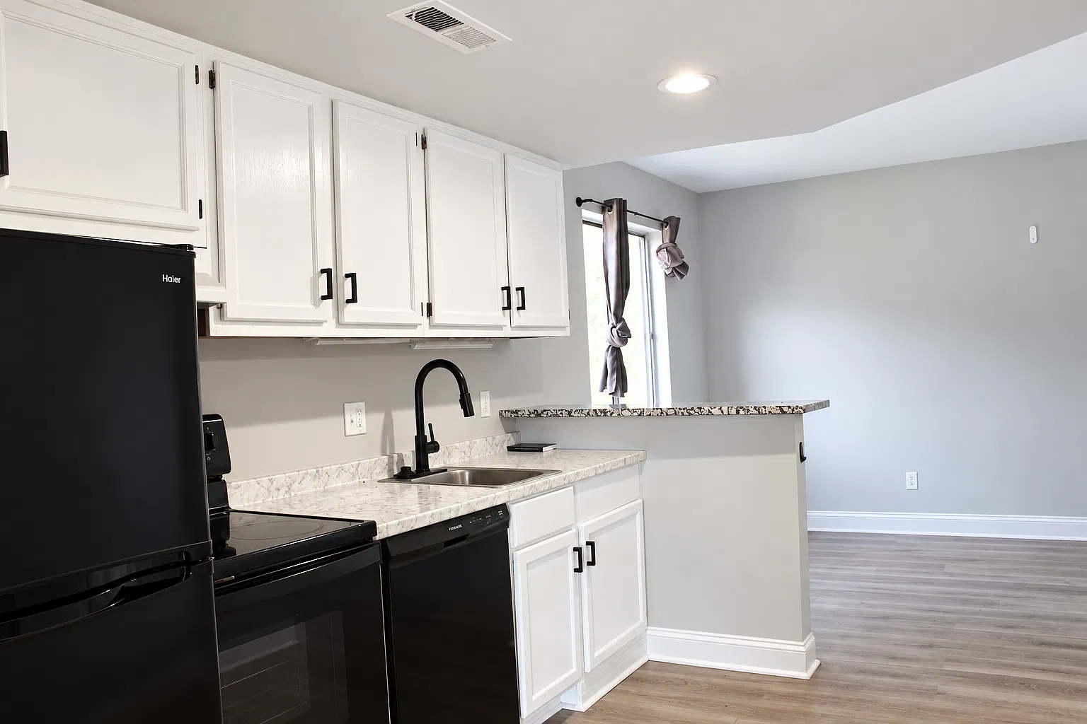 4752 Seahawk Court B9 - 1 — Photo 4