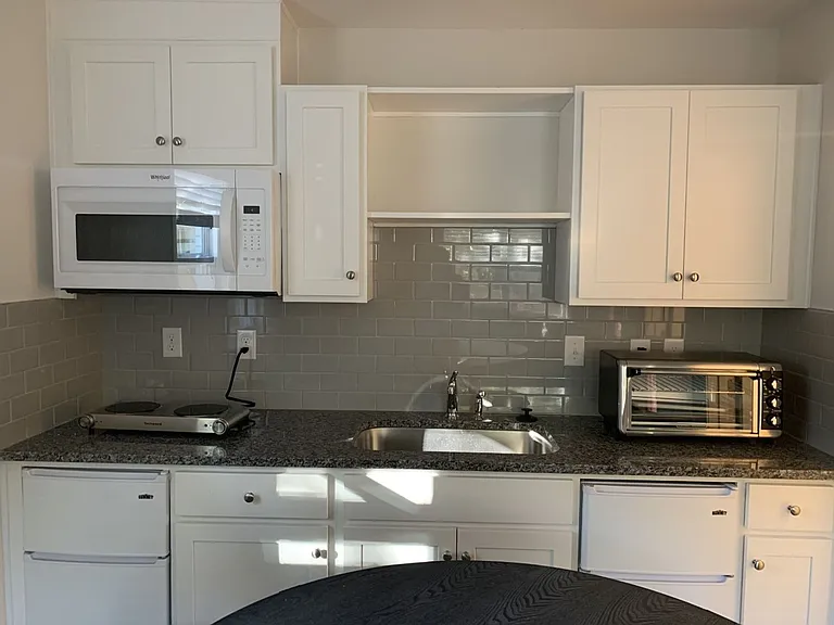 808 College Ave — Photo 4