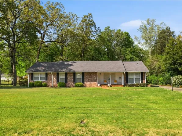 218 Jule Peek Ave, Cedartown, GA 30125