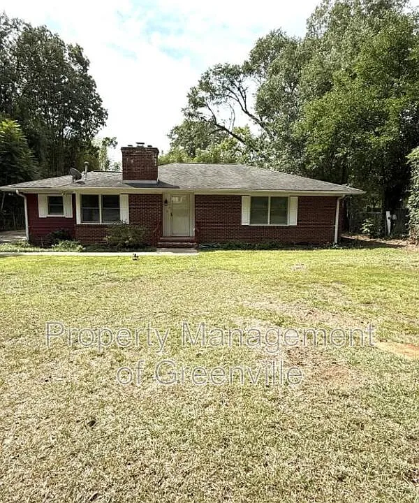 205 W Lee Rd