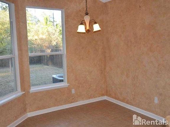 4th image of 1796 Ferncreek Dr