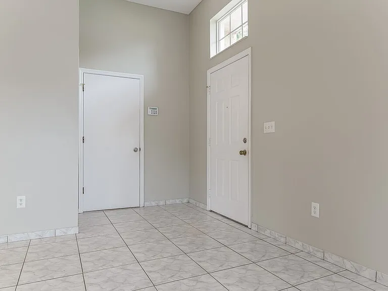 8853 Parliament Ct — Photo 2