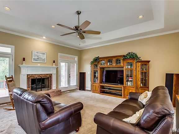 4th image of 7052 Laurel Wood Dr