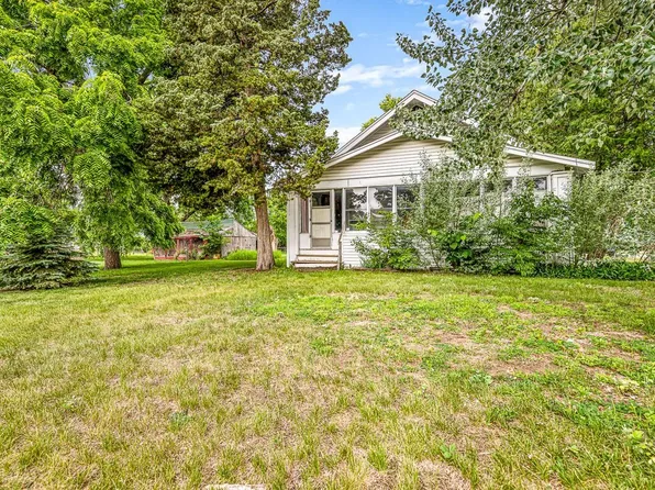 855 Wood Ave, Machesney Park, IL 61115