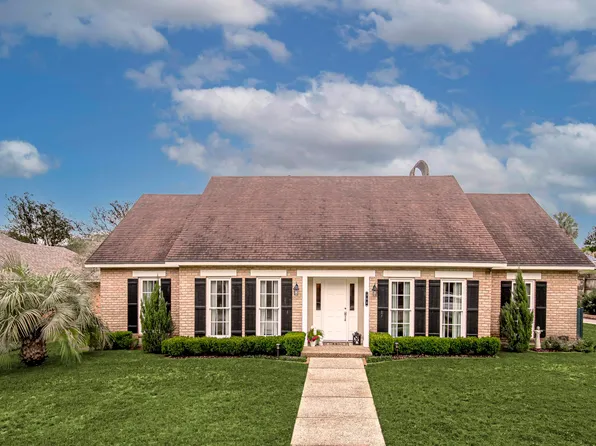 308 W Woodstone Ct, Baton Rouge, LA 70808