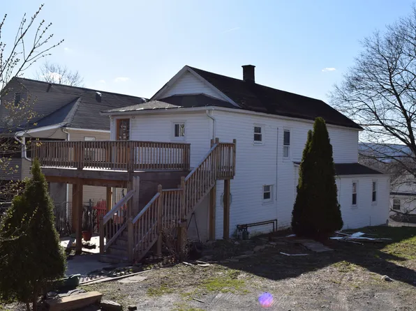 18 Elizabeth St Uppr B, Plains, PA 18705