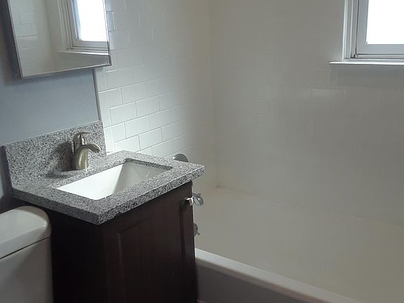 3rd image of 131 10th St APT D
