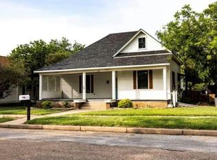 809 N 6th St, Ballinger, TX 76821