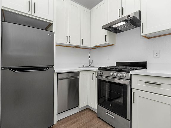4th image of 345 Fulton St APT 43