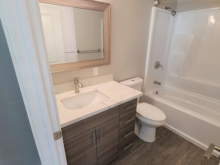 678 Bellflower — Photo 11