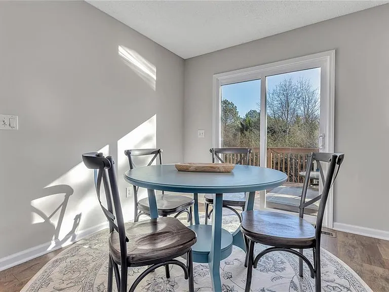 1817A Hardman Ln — Photo 9