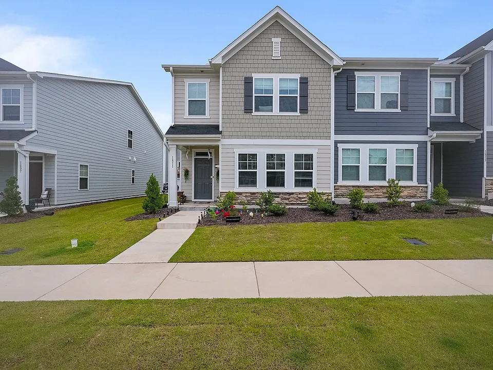1811 Aspen River Ln