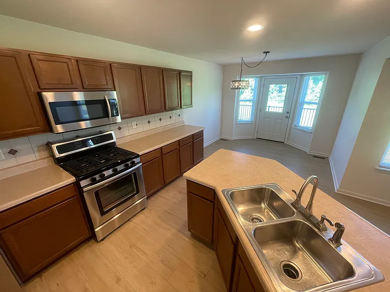 5526 Ashboro Dr — Photo 7