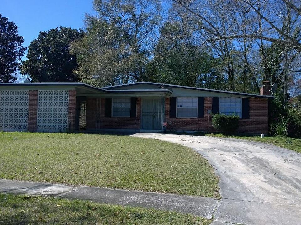 1st image of 1114 Crown Dr