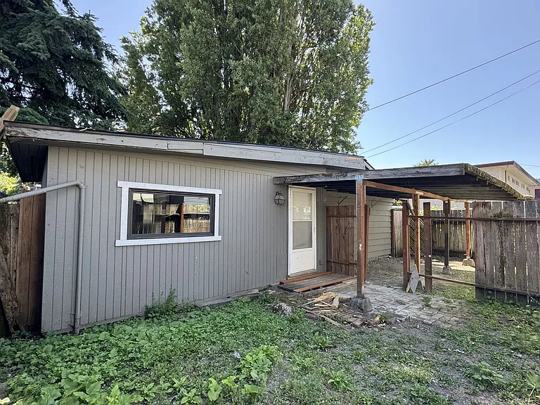 820 S Donovan St — Photo 15