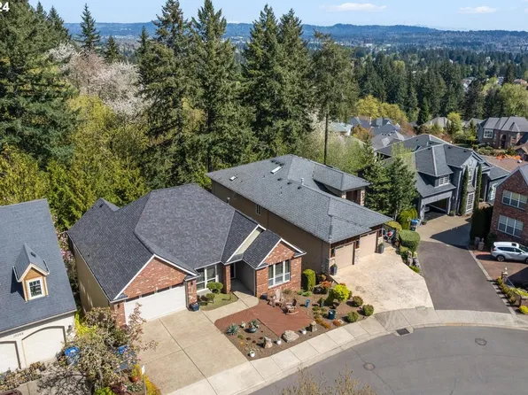 13055 SW Saint James Ln, Tigard, OR 97224