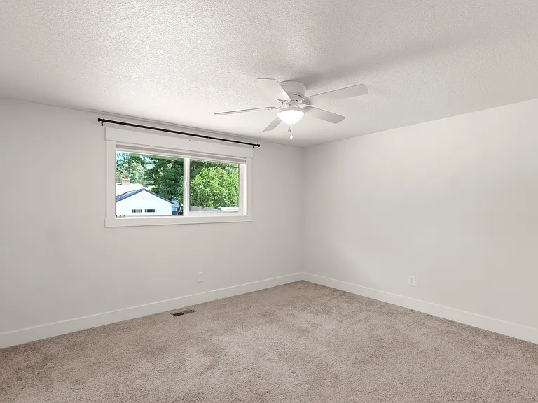 17714 SE Cook St — Photo 13