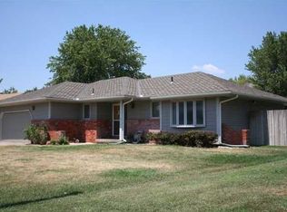 146 N Tarabury Ln, Wichita, KS 67212