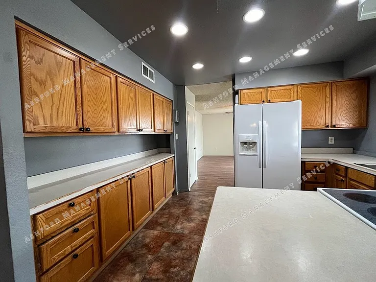 12229 N 48th Ave — Photo 5