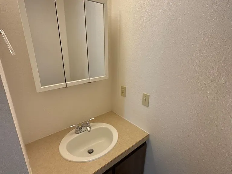 Ashwood Apartments — Photo 13