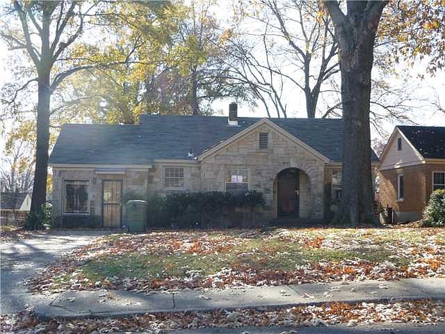 1st image of 761 E McKellar Ave