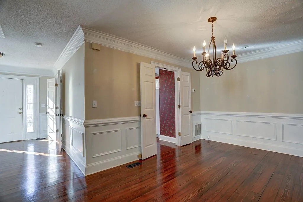 3 bed, 2.5 bath, 1954 sqft, $2,500 — Photo 4