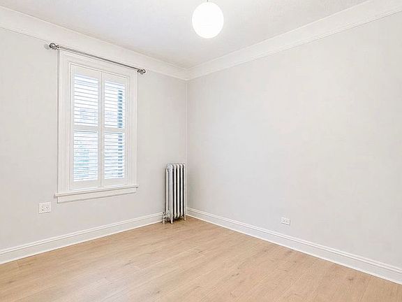 2nd image of 3114 Crescent St APT 7A
