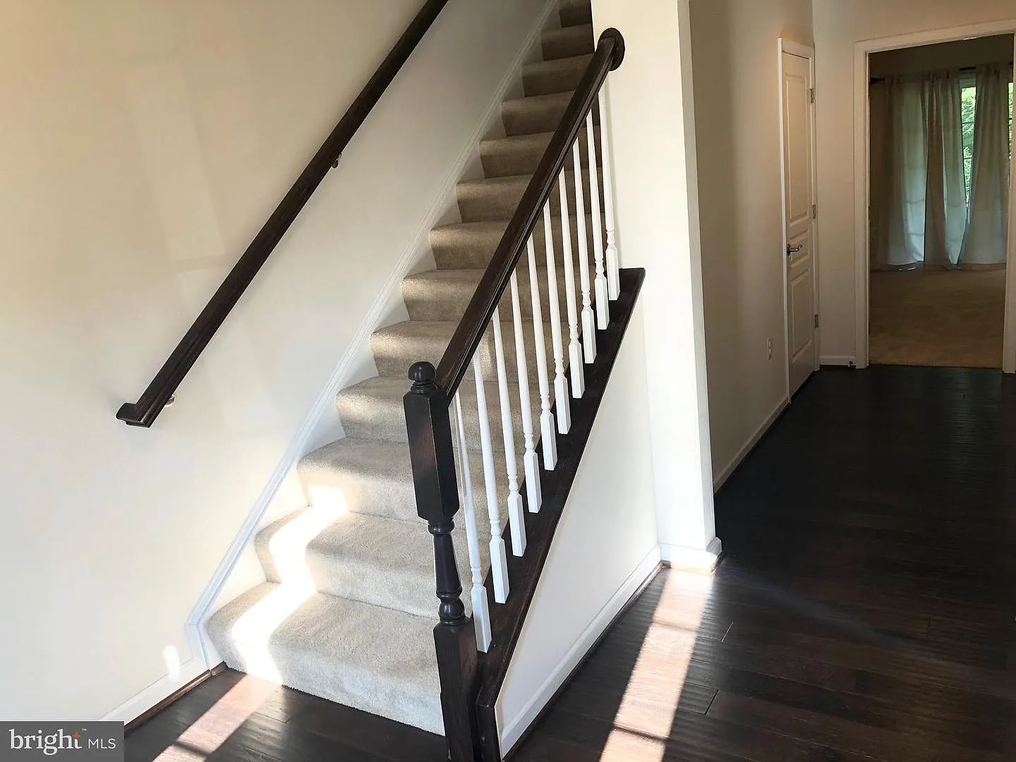 4 bed, 3.5 bath, 2016 sqft, $2,995 — Photo 3