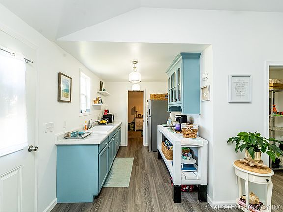 5th image of 503 Ash St
