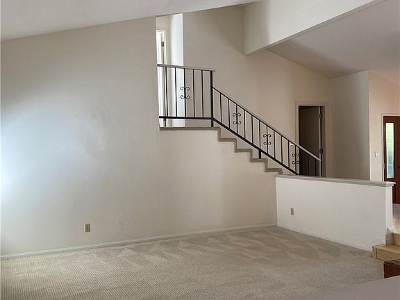3rd image of 1204 Elm Ave
