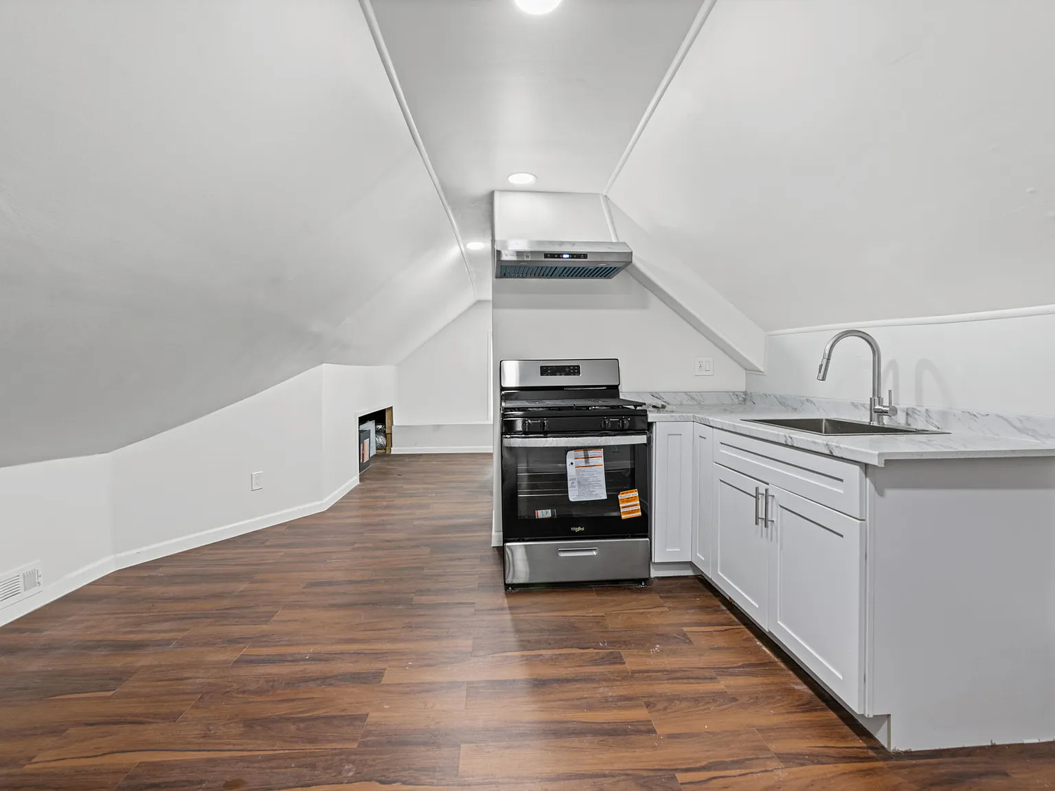 1 bed, 450 sqft, $650 — Photo 4