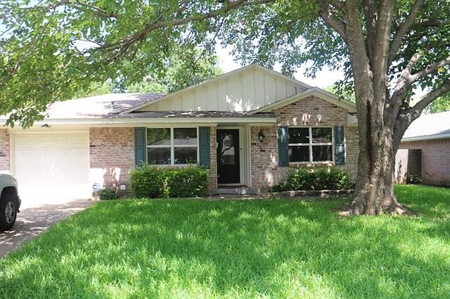 1st image of 221 Merribrook Trl