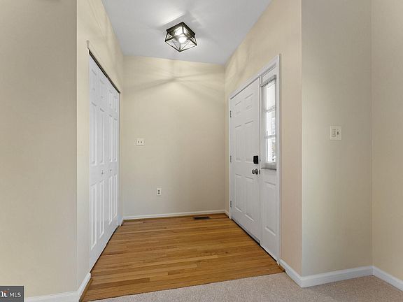 5th image of 585 B St