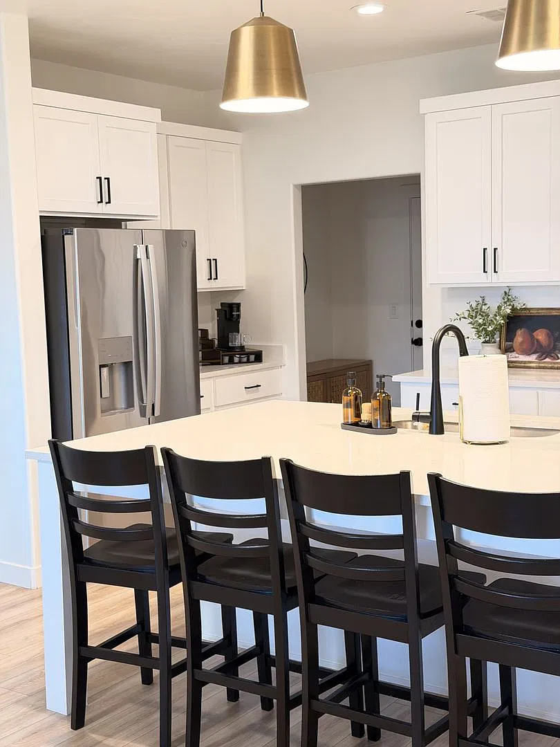 Furnished Modern Townhome in American Fork | Utilities & Wi-Fi Included — Photo 3