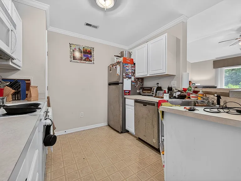 215 S Knollwood Dr — Photo 9