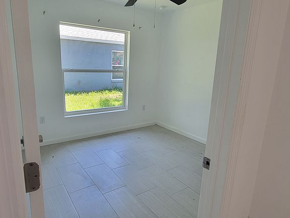 2nd image of 815 3rd St E