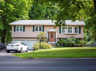 399B Valley Rd, Schenectady, NY 12309
