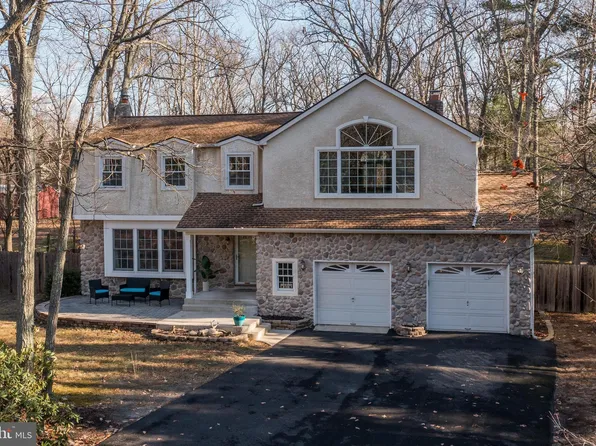 202 Crest Rd, Marlton, NJ 08053