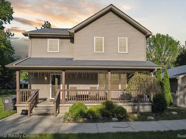 9785 Glenis St, Taylor, MI 48180