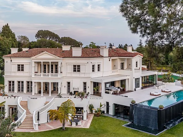 1550 Bear Creek Blvd, Bear Creek Township, PA 18702