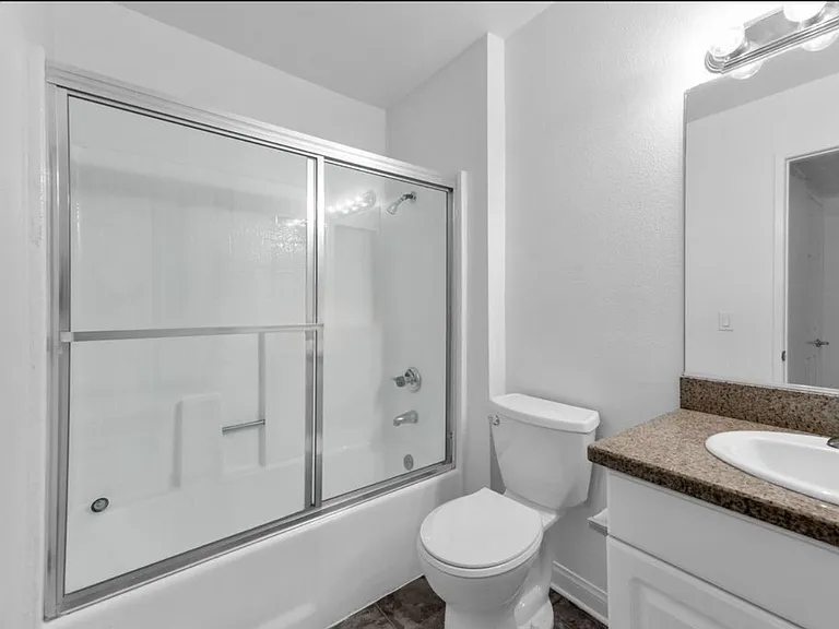21450 Burbank Blvd #118 — Photo 13